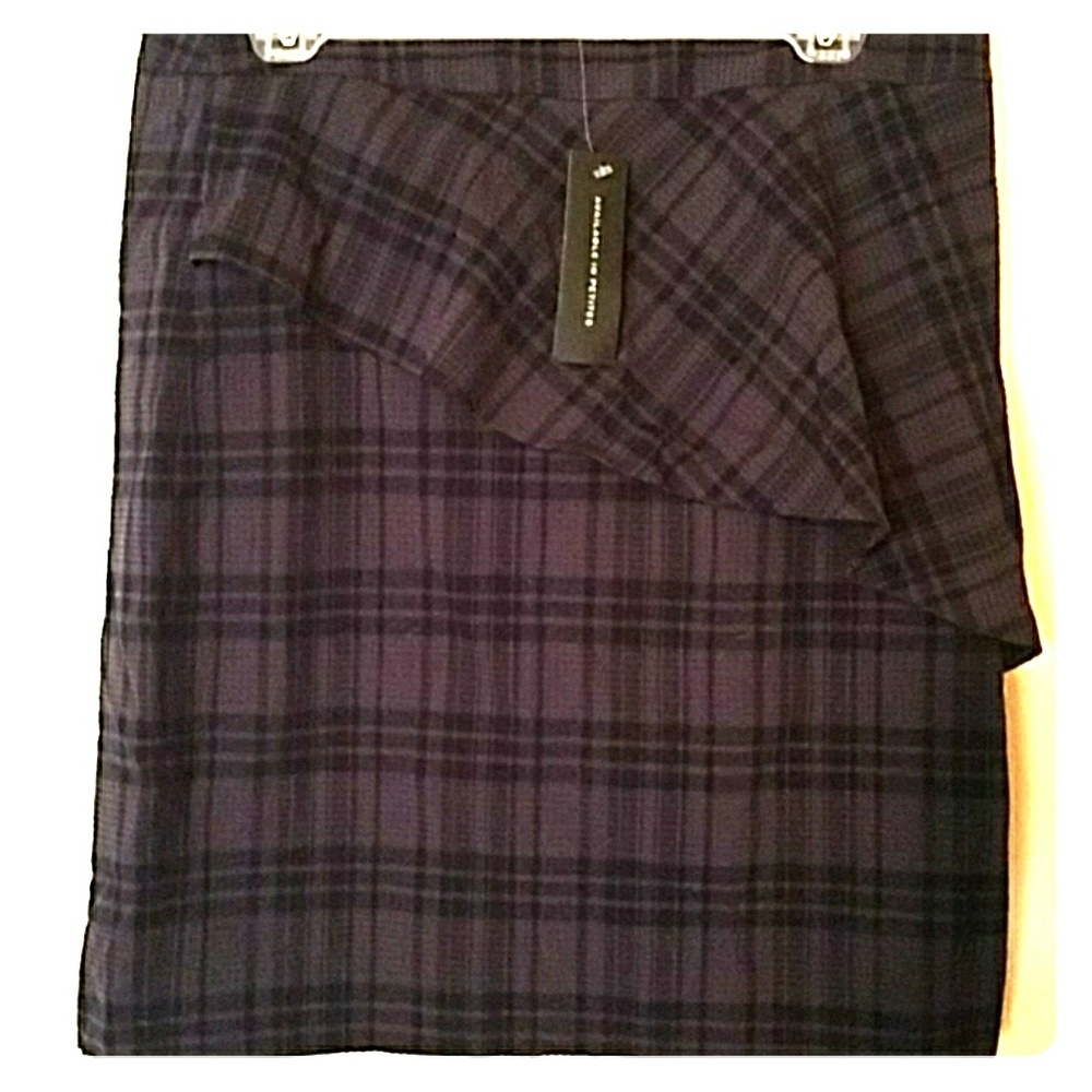 Banana Republic Gray and Plaid skirt